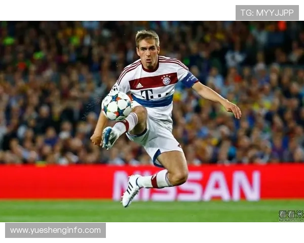 足球明星日常穿鞋风格大揭秘时尚与运动的完美结合